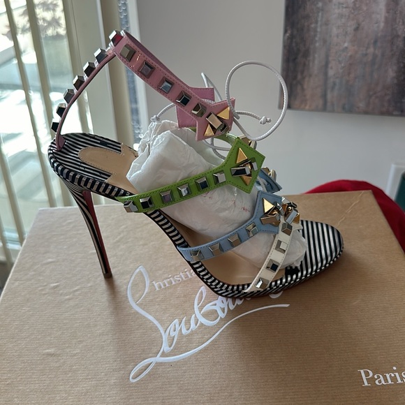 Christian Louboutin size 40 worn only twice with original box and shoe bags - Picture 9 of 10